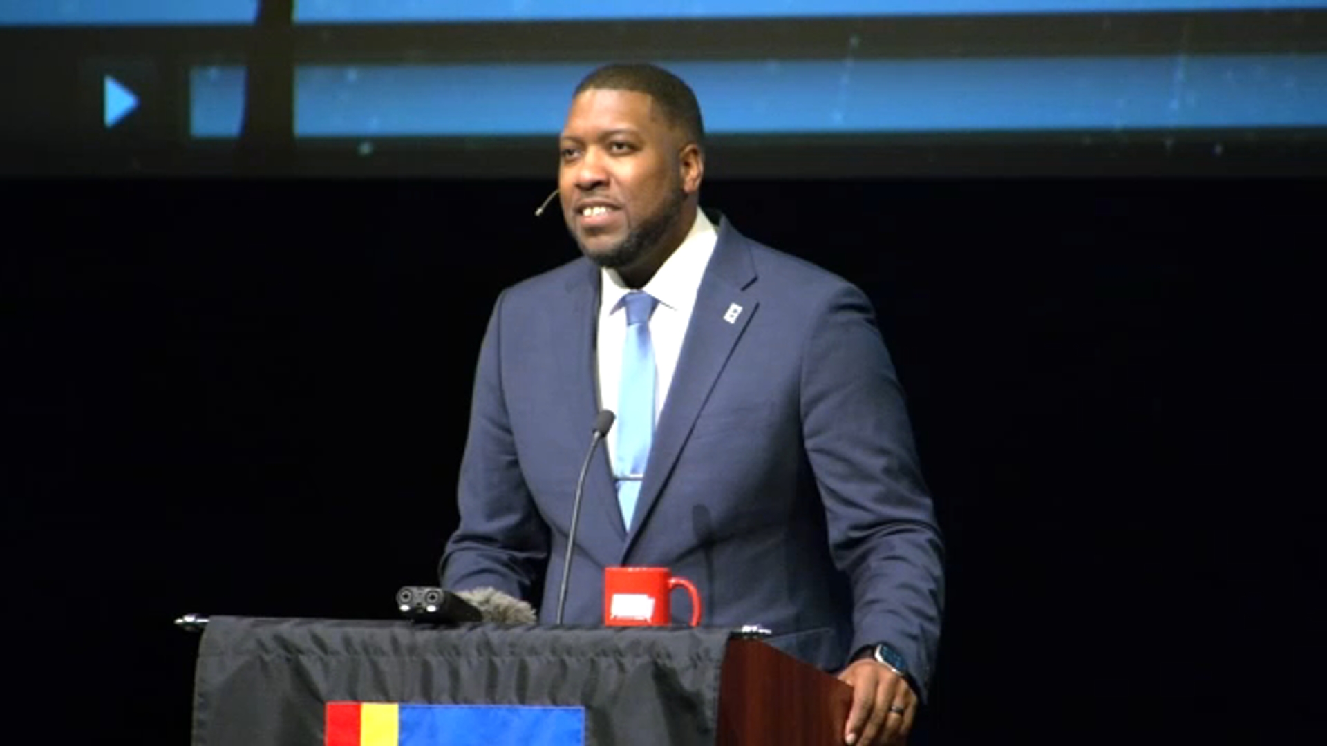 Durham mayor Leo Williams speaking at an event